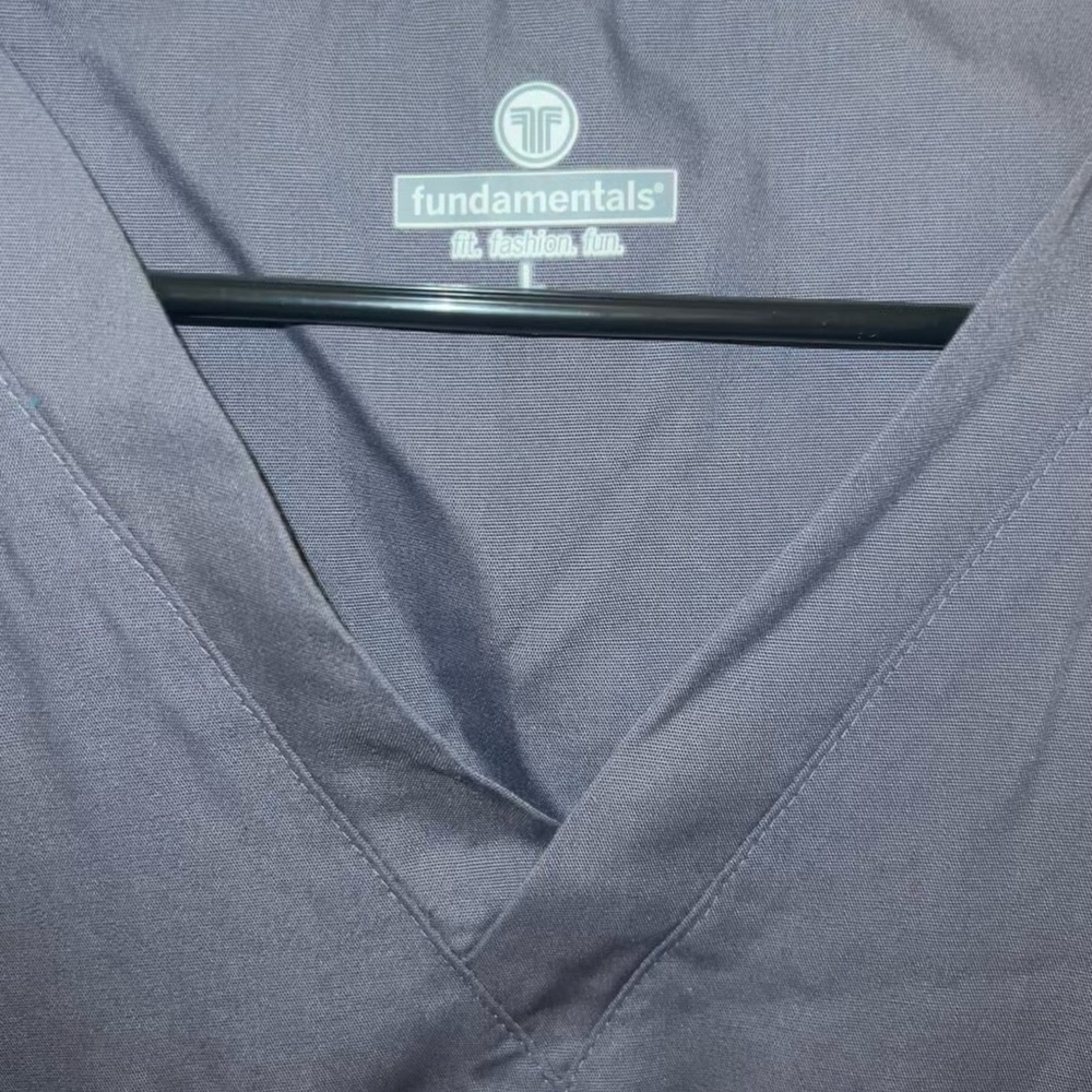 Fundamentals Scrub top Size L